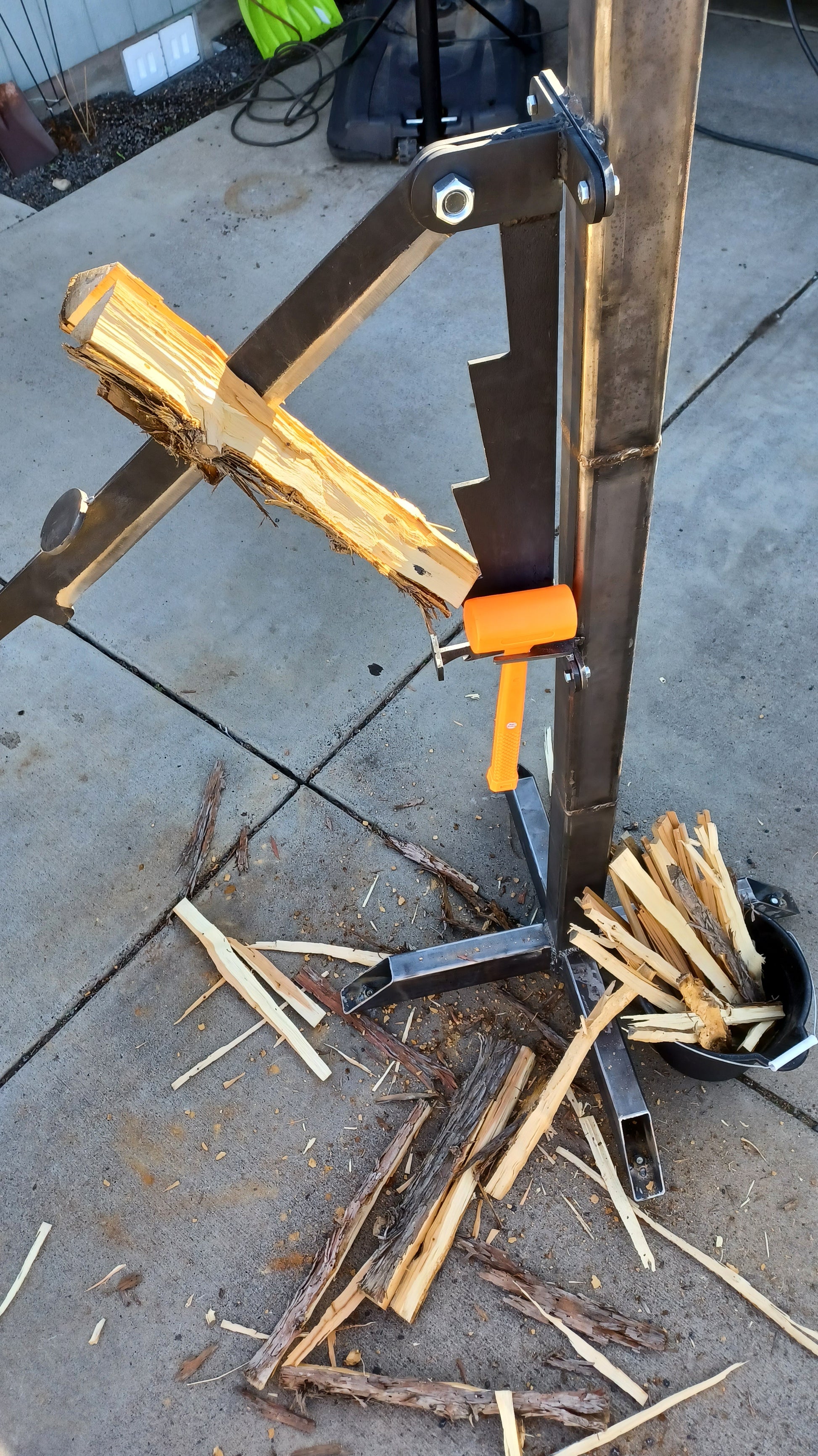 How To Split Wood Kindling With Your Log Splitter
